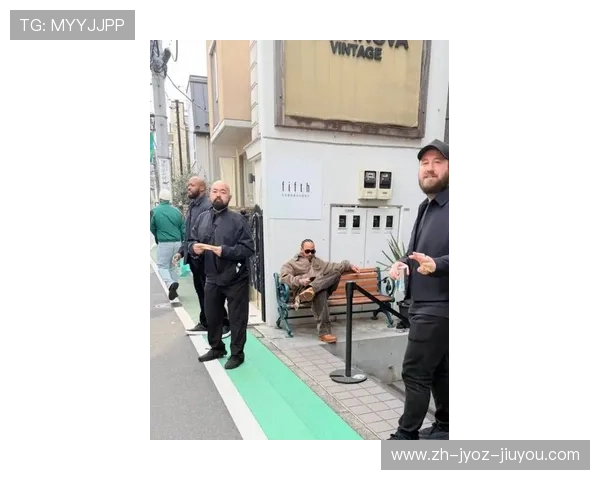 跨界同游汉密尔顿与金-卡戴珊现身东京挽手逛街画面曝光